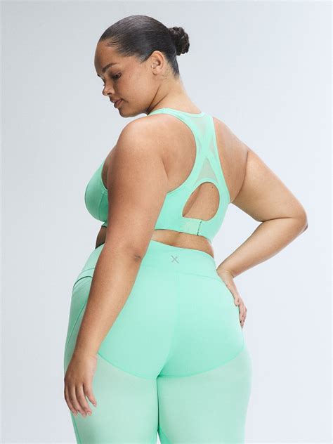 Breakthru High-Impact Sports Bra in Green | SAVAGE X FENTY