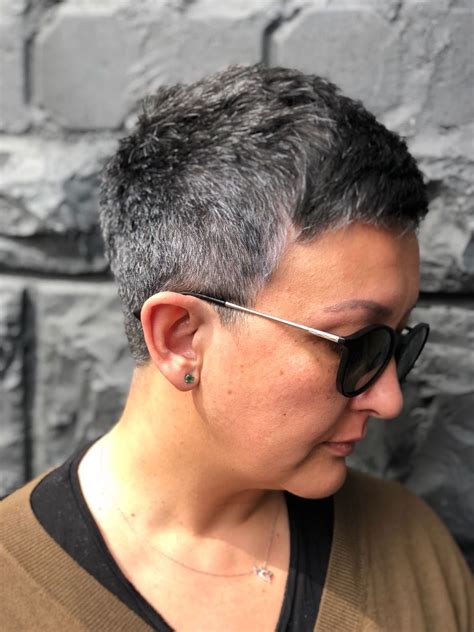 Pin by Arzu Kutlu on Grey Hair - feel comfort with hair colour | Super
