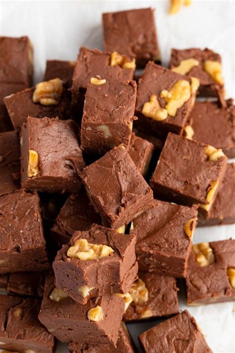 Cream Cheese Fudge (Easy Recipe) - Insanely Good