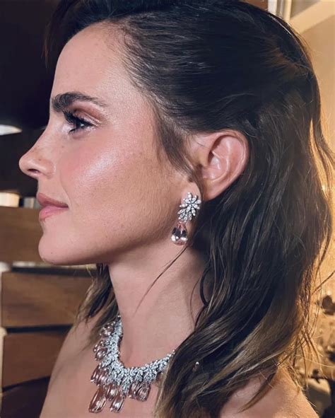 I love that she didn’t edit out the completely normal and natural peach ...