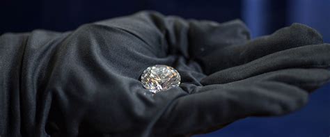 ALROSA presents an exceptional collection of faceted diamonds - The Dynasty