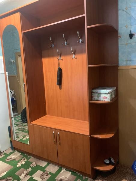 Прихожая с зеркалом, шкаф ширина 170, высота 240, глубина 40. Комод ...
