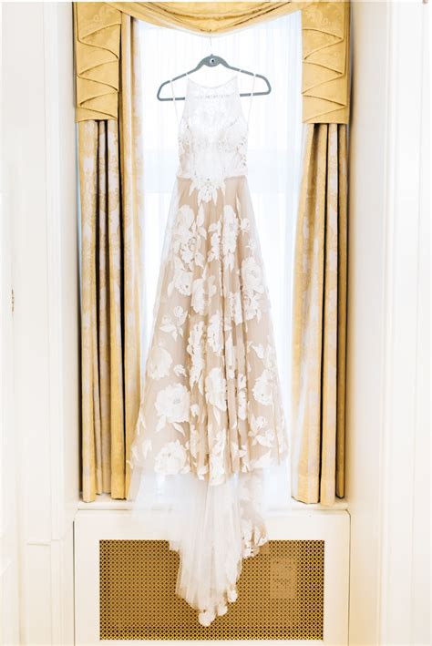 Rue De Seine Used Wedding Dress - Stillwhite