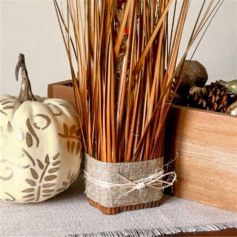 How to Make Thanksgiving Table Decor - The Crafty Blog Stalker