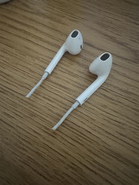Are these real AirPods? : r/airpods