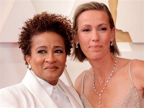 What Family Experts Say About Wanda Sykes' Approach To Raising Twins Image 13