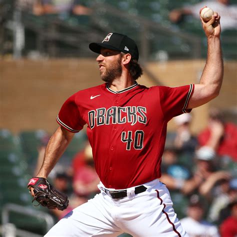 Download Madison Bumgarner Red Jersey Wallpaper | Wallpapers.com