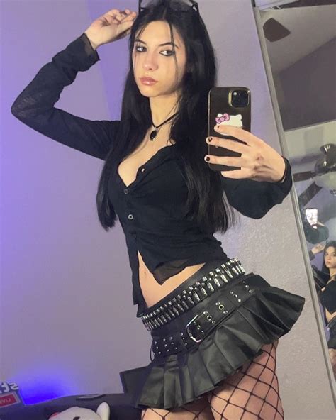 avadeblassie - avadeblassie added a new photo.