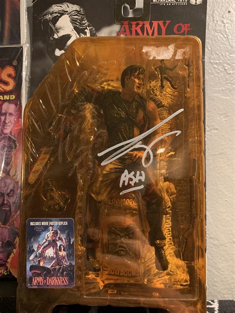 Can anyone verify? Bruce Campbell - Ash Williams : r/AutographAssistance