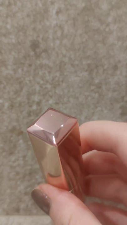 ESTEE LAUDER Ухаживающий оттеночный бальзам для губ Pure Color купить ...