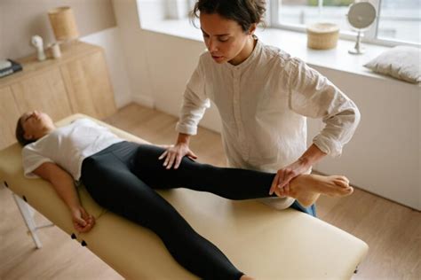 Leg Pain When Lying Down but Not Standing | Penn Spine & Orthopedic