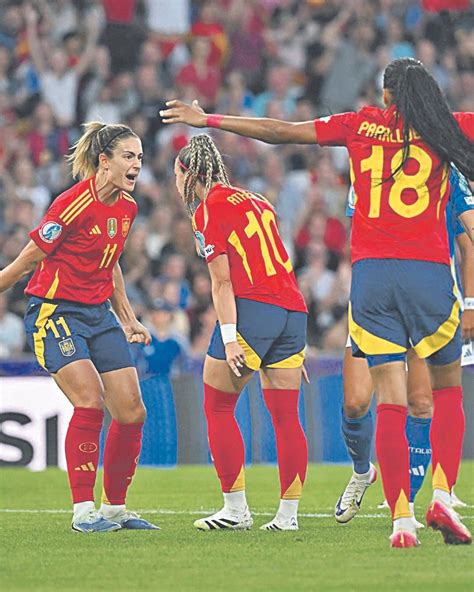 España avanza con paso firme a cuartos (1-3)