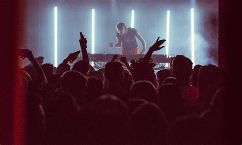 happys guide   booked  gigs