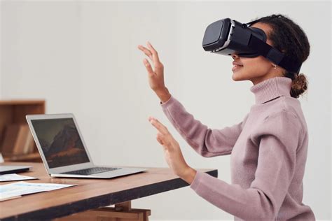 How Do I Make a VR Video? - Featured