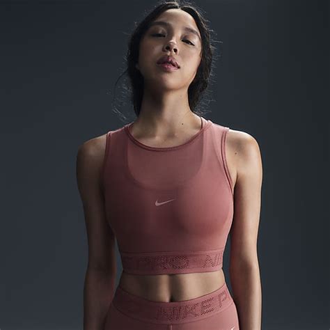 Nike Pro. Nike CH