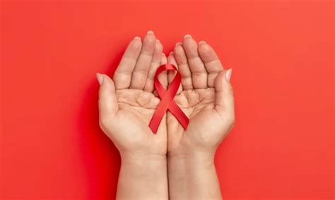 Jangan Berhenti! Ini Alasan Pengidap HIV Harus Konsumsi Obat Seumur ...
