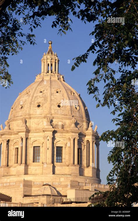 DOME OF MINNESOTA STATE CAPITOL IN ST.PAUL, MINNESOTA Stock Photo - Alamy