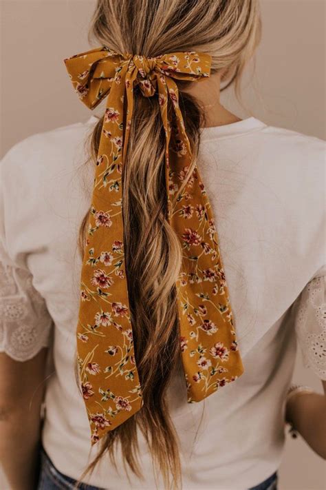 Bandana Frisuren zum Nachstylen, lange gewellte blonde Haare, gelbe ...
