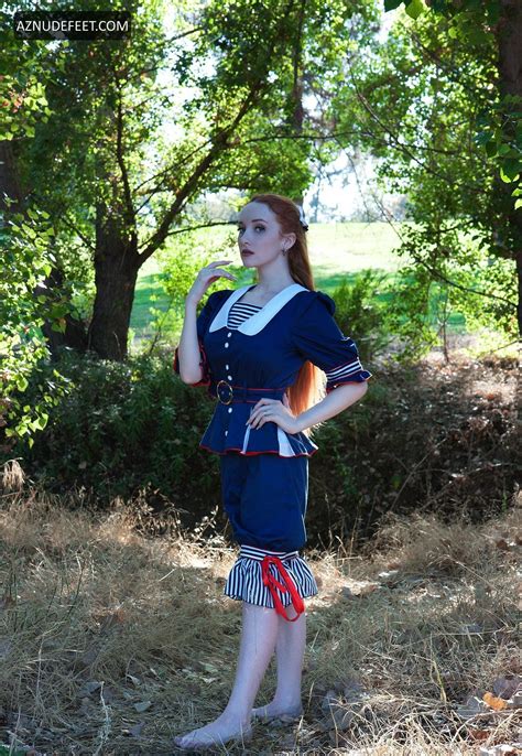 SCARLETT POMERS Feet - AZNudeFeet