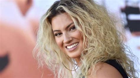 What Happened To Tori Kelly? American Idol Season 9 Star Receives ...