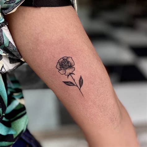 Tatuagem Feminina No Braço Pequena