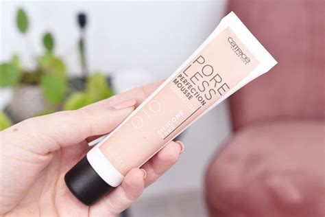 Catrice Poreless Perfection Mousse Foundation | byAranka.nl