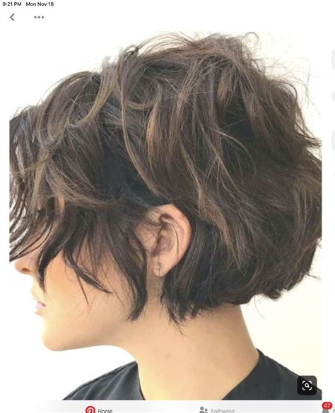 Women love wavy bob short styles for low maintenance vibes 29