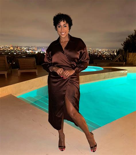 LouLou Gonzalez | When ya girl from the Hood ( Don’t trust a big butt