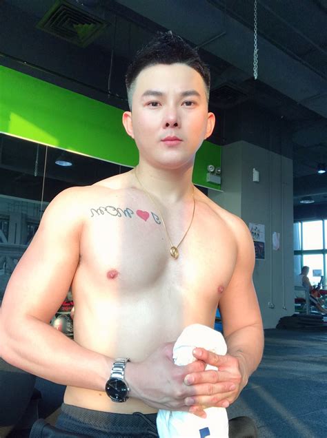 Vers Big Tool18cm, Vietnamese Male escort in Kuala Lumpur
