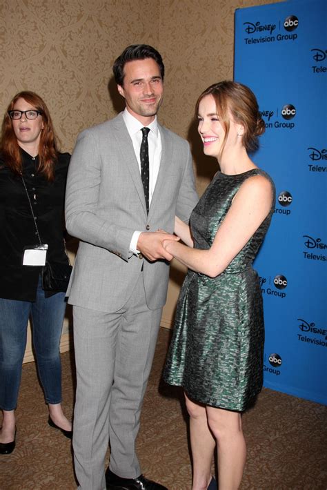 LOS ANGELES, AUG 4 - Brett Dalton, Elizabeth Henstridge arrives at the