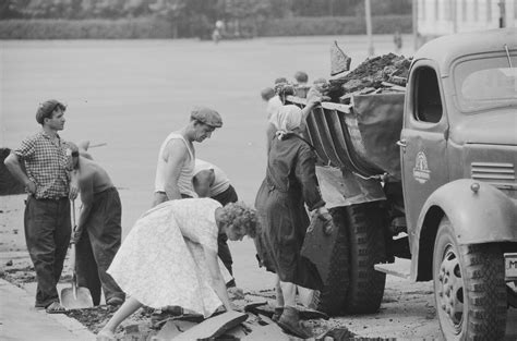 1961. Безымянный корреспондент компании Comet Photo AG в Советском ...