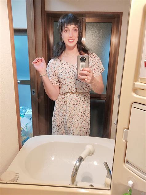 Hello 😊 Camila, 32 here. Recently came out. New in this community 😊💖