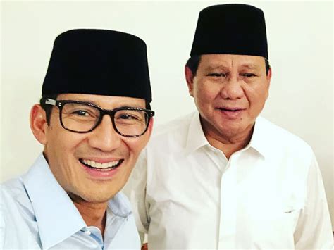 prabowo sandi salat jumat dulu  istiqlal sebelum daftar  kpu