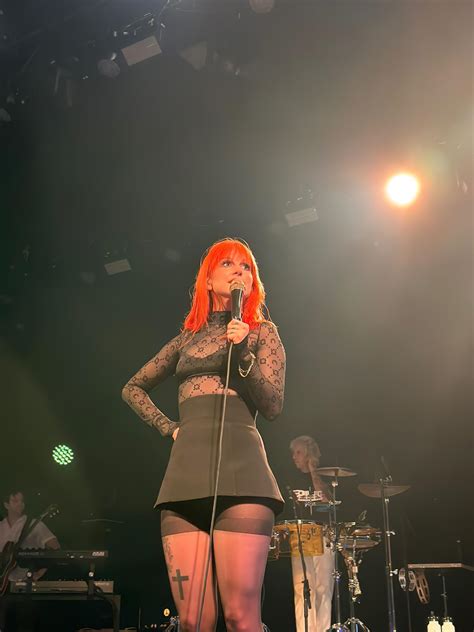 Black skirt stockings : r/hayleywilliams