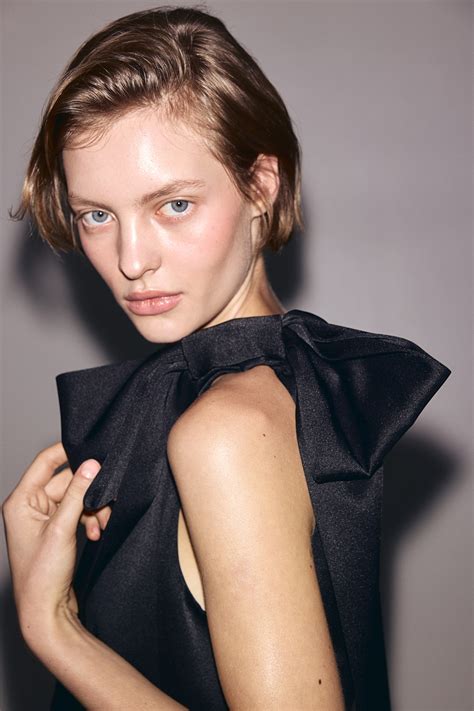 Bow-detail one-shoulder dress - Black - Ladies | H&M HK