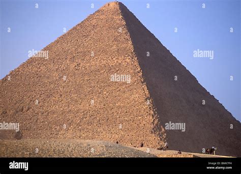 White limestone blocks of the Great Pyramid of Khufu (Cheops), Giza, Al ...