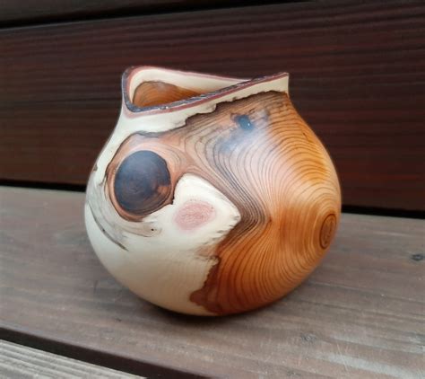 Pacific Yew | The Wood Database (Softwood)