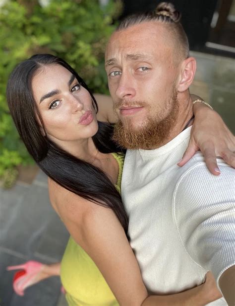 Is This The Key To George Kittle's Amazing Success? His Wife's Role Revealed. Image 11