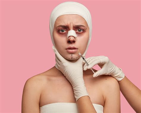 Experts debate if the salary of a cosmetic surgeon is too high 21