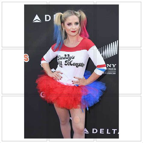 Sarah Michelle Gellar - Hot Sexy Photo Print - Buy 1, Get 2 FREE