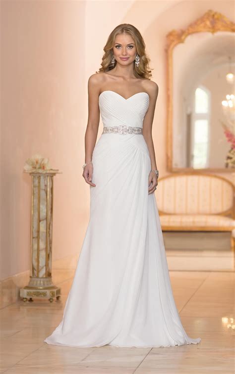 How Long To Get A Wedding Dress Fitted - Stunning Satin Sweetheart