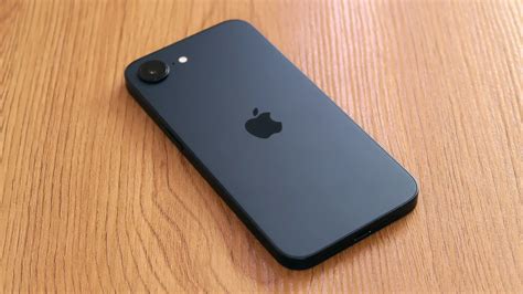 apple iphone   gain  dynamic island    modem