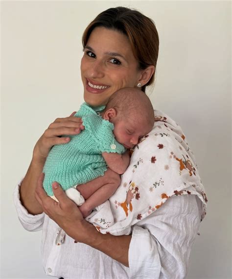 Jade Barbosa posa com a filha Eva e se derrete: 'Meu tudo'