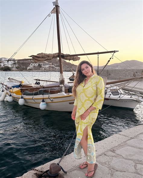 Kelly Brook 08-05-2024 • CelebMafia