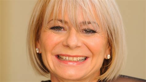 thomas cook chief executive set  receive psm bonus itv news