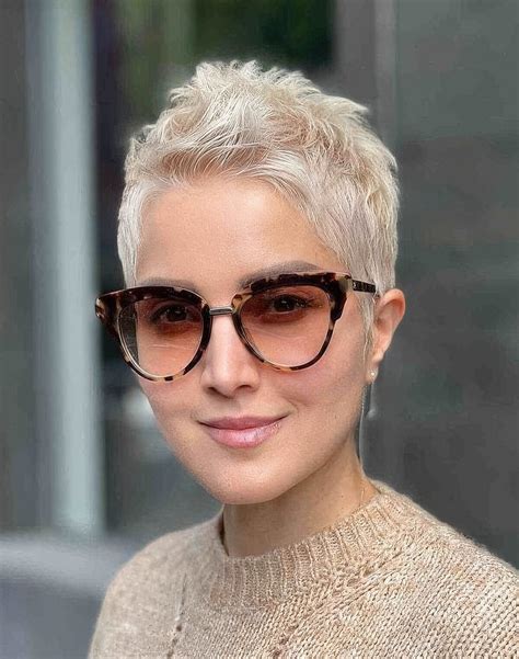 60 Trendy Blonde Pixie Cuts for a Bold New Look 3