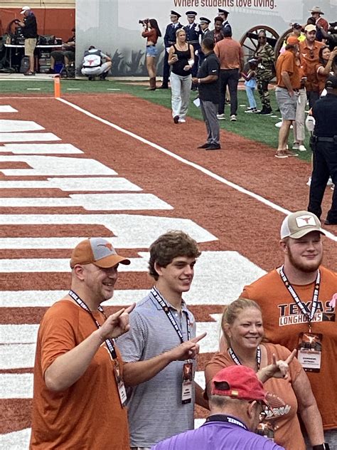 Arch in the house today : r/LonghornNation