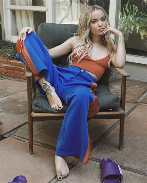 Dove Cameron feet 😋 : r/CelebrityLegsandFeet