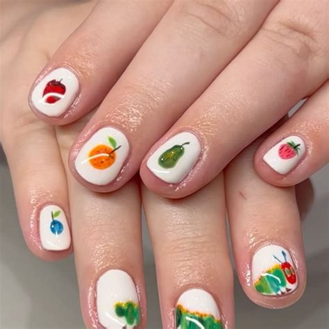 23 Short White Nail Looks to Wear for Any Skin Tone