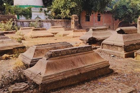 azamgarh fort     famous places  azamgarh